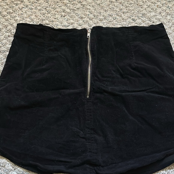 Lace up mini skirt - Picture 3 of 4